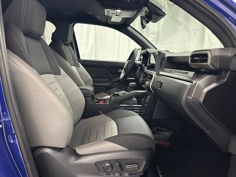 Used 2025 Toyota Tacoma TRD Off-Road image 60