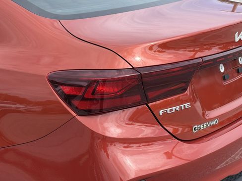 Used 2023 Kia Forte LXS w/ LXS Technology Package FWD image 7