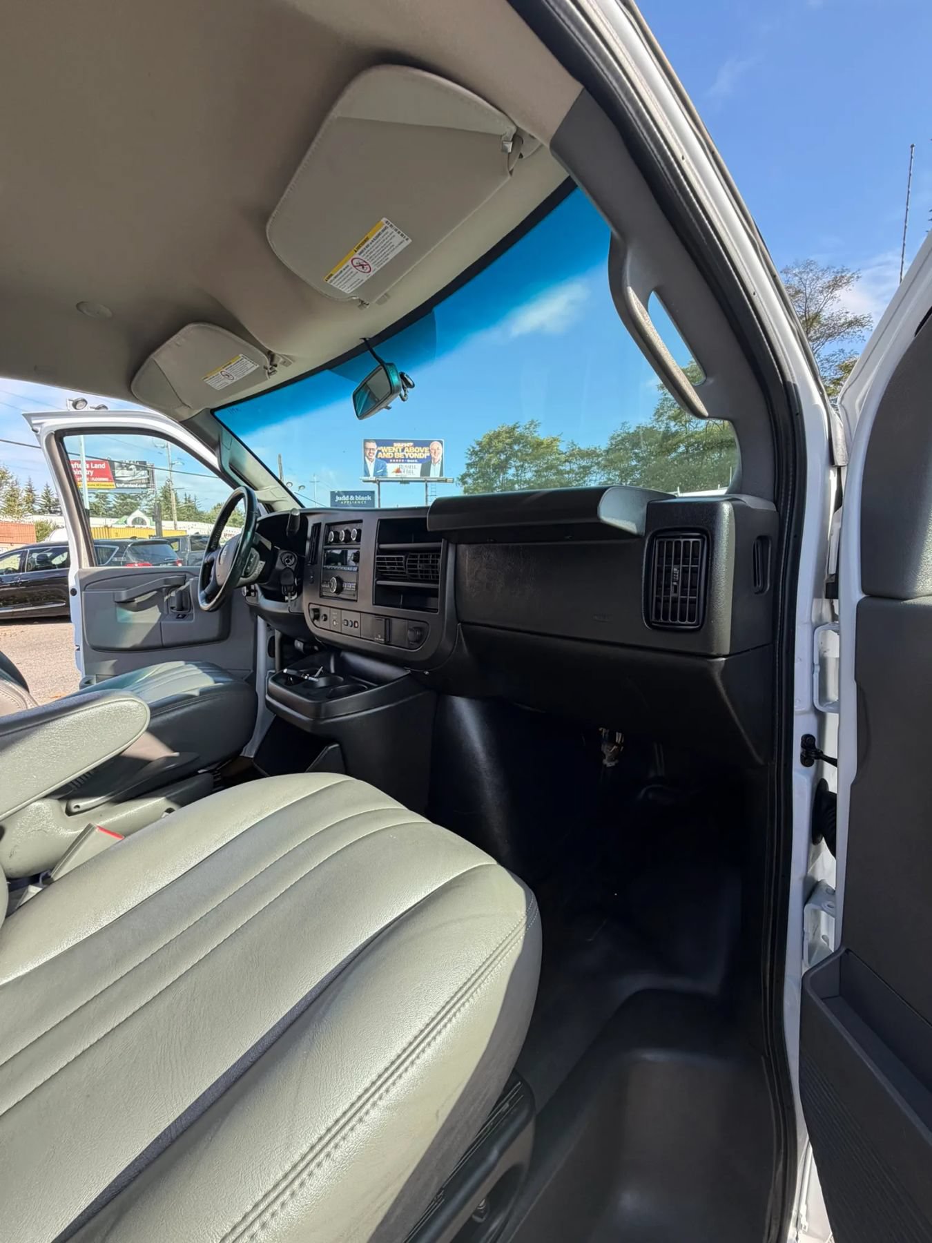 Used 2023 GMC Savana 2500 w/ Driver Convenience Package RWD image 26