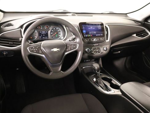 Used 2024 Chevrolet Malibu LT FWD image 2