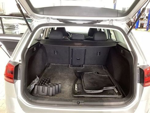 Used 2017 Volkswagen Golf S FWD image 14