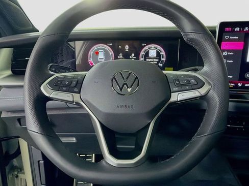 New 2026 Volkswagen Tiguan SE R-Line image 12