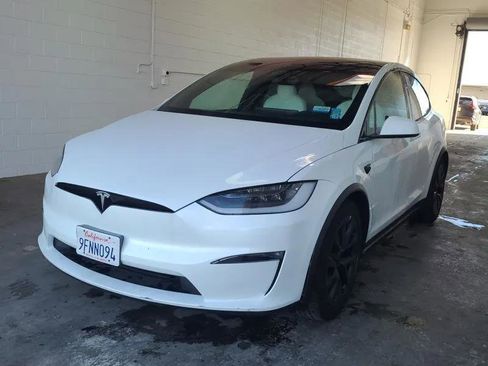 Used 2023 Tesla Model X image 2