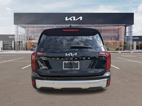 Certified 2024 Kia Telluride LX image 5