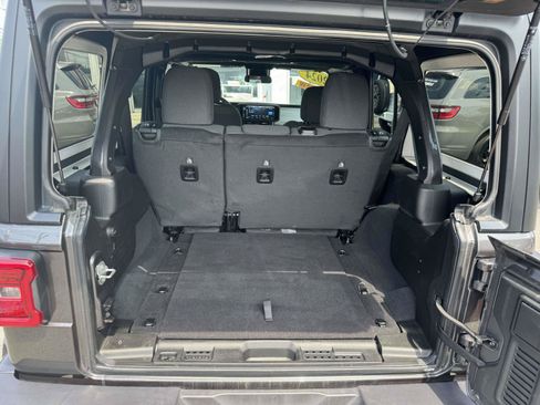 Used 2024 Jeep Wrangler Unlimited Sport AWD/4WD image 15