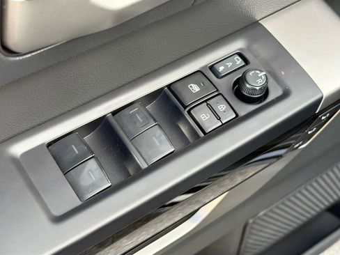 Used 2024 Toyota Tundra Limited image 22