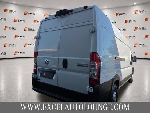 Used 2023 RAM ProMaster 3500 w/ Driver Convenience Group FWD image 4