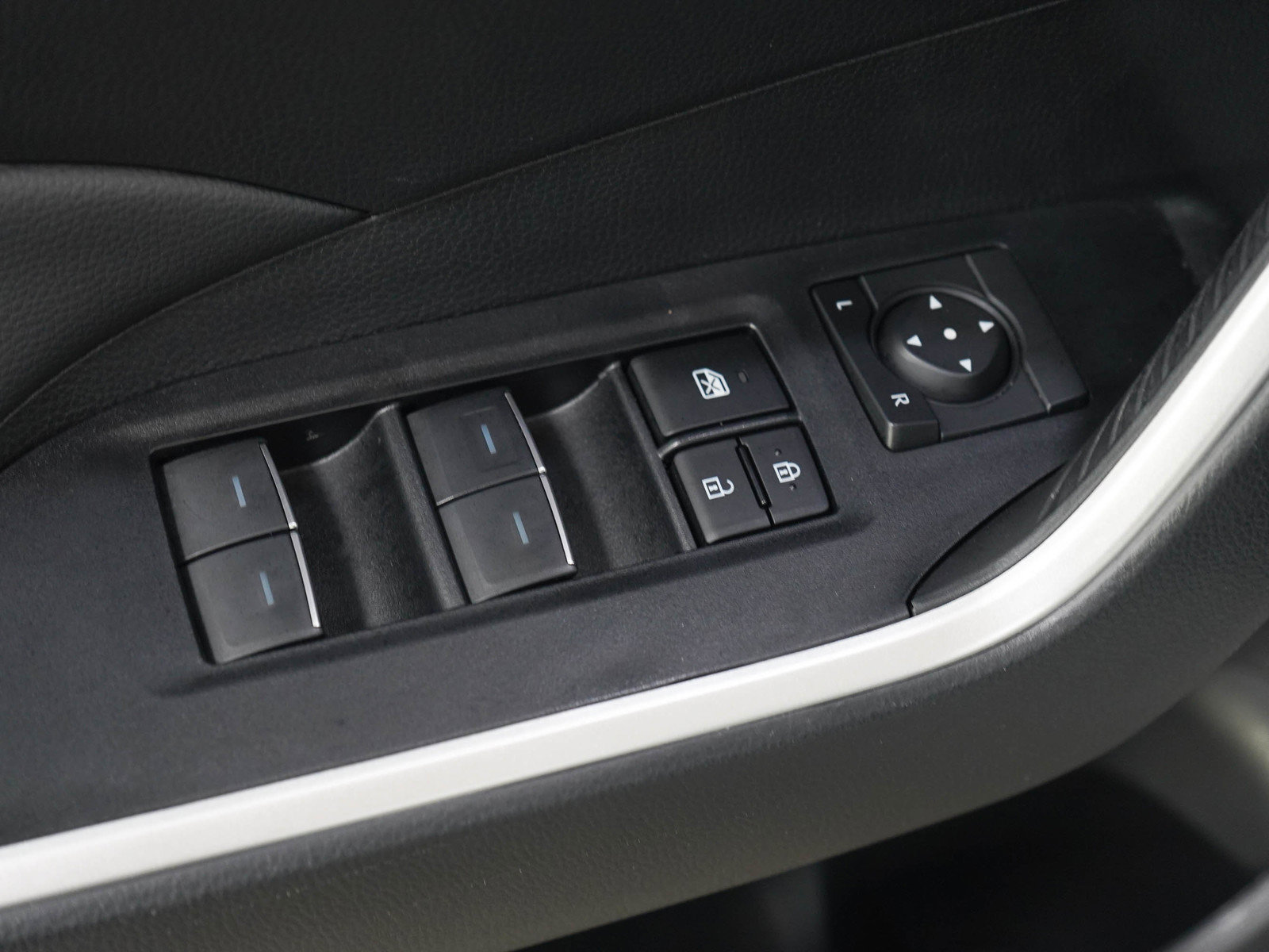 Used 2024 Toyota RAV4 XLE AWD/4WD image 20