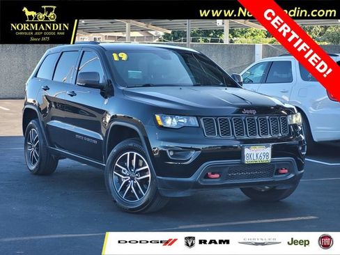 Certified 2019 Jeep Grand Cherokee Trailhawk AWD/4WD image 1