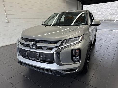Used 2025 Mitsubishi Outlander Sport ES AWD/4WD image 3