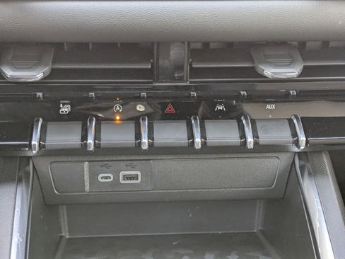 New 2026 GMC Canyon Elevation w/ Convenience Package image 23