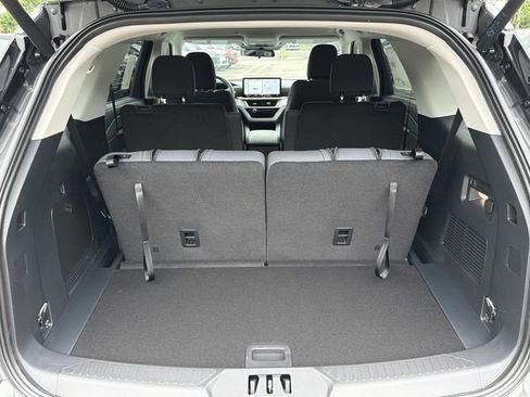 New 2026 Ford Explorer Active RWD image 12