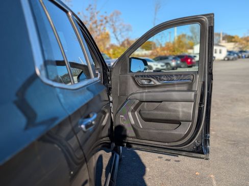 Used 2022 GMC Yukon Denali image 50