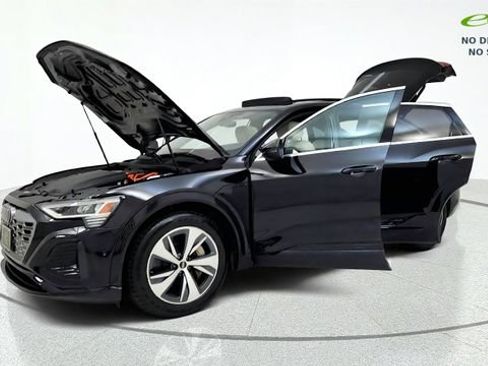 Used 2024 Audi Q8 e-tron Premium Plus w/ Premium Plus Package AWD/4WD image 14