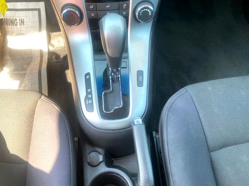 Used 2015 Chevrolet Cruze LT image 8