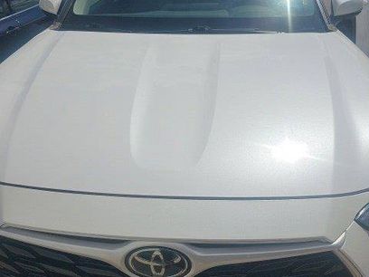 Used 2023 Toyota Highlander XLE