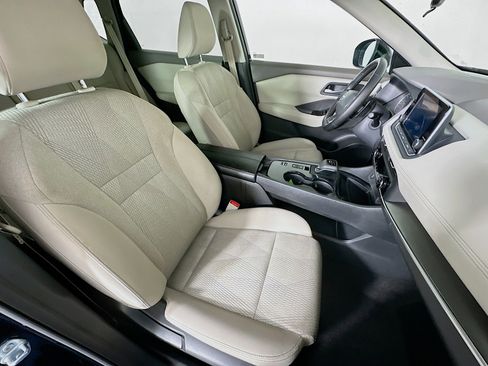 Used 2025 Nissan Rogue SV FWD image 31