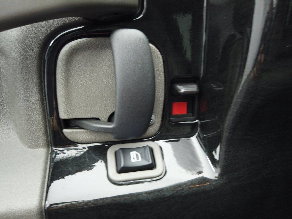 Used 2020 GMC Savana 2500 Extended w/ Enhanced Convenience Package RWD image 18