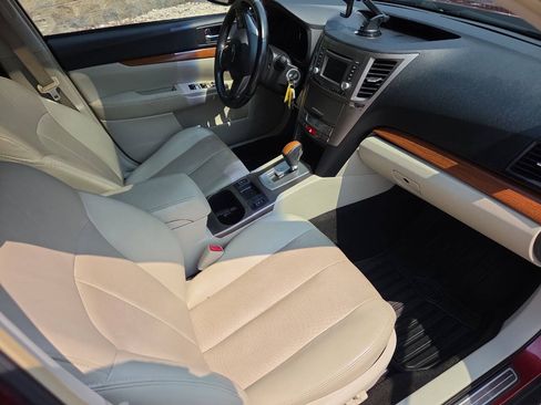 Used 2014 Subaru Outback 2.5i Limited w/ Moonroof Package AWD/4WD image 27