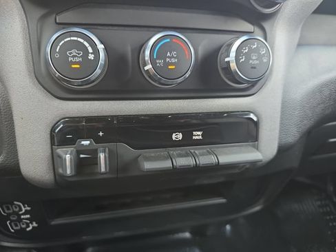 Used 2024 RAM 3500 Tradesman w/ Chrome Appearance Group AWD/4WD image 19