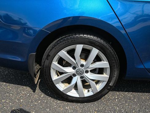 Used 2019 Volkswagen Golf SE FWD image 14