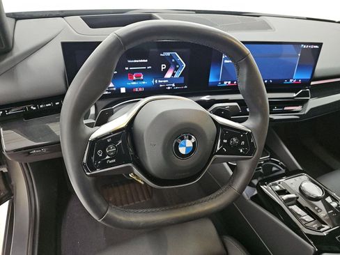 Used 2024 BMW 530i image 10