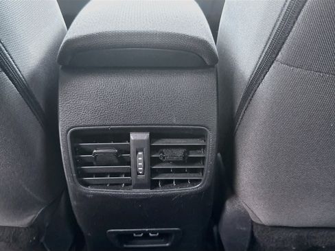 Used 2024 Toyota Corolla Cross LE w/ Moonroof Package FWD image 20