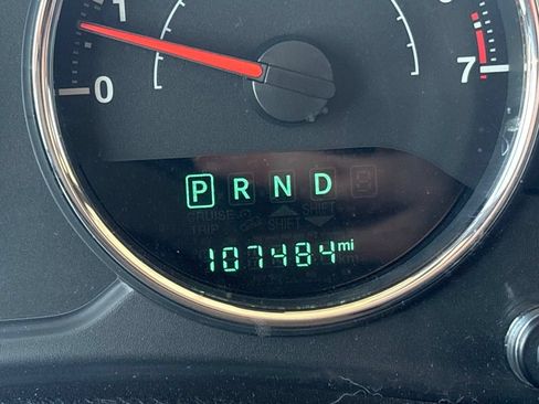 Used 2017 Jeep Wrangler Unlimited Sahara w/ Connectivity Group AWD/4WD image 17
