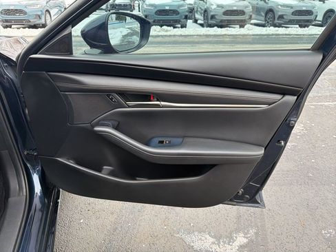 Used 2019 MAZDA MAZDA3 Base image 24