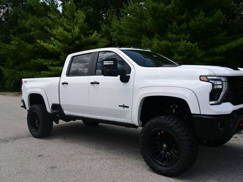 New 2026 Chevrolet Silverado 2500 LT w/ Trail Boss Package AWD/4WD image 10