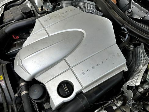 Used 2007 Chrysler Crossfire Limited RWD image 26