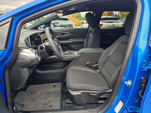 New 2026 Chevrolet Equinox EV LT image 18