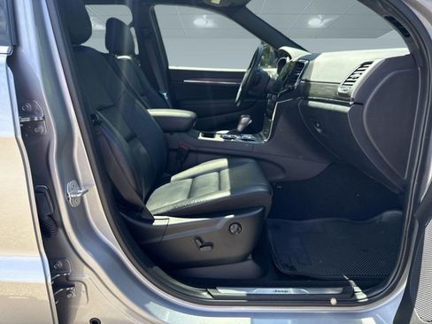 Used 2021 Jeep Grand Cherokee Limited w/ Luxury Group II image 26