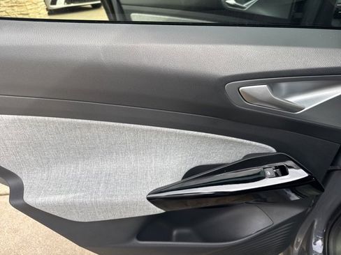 Used 2023 Volkswagen ID.4 Pro image 34