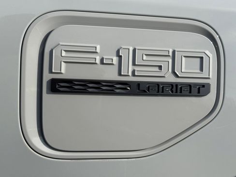 Used 2023 Ford F150 Lightning Lariat image 45