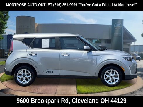 Used 2024 Kia Soul LX w/ Option Group 015 FWD image 3