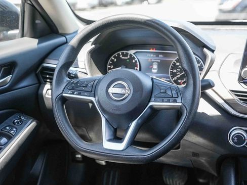 Used 2024 Nissan Altima 2.5 SV FWD image 15