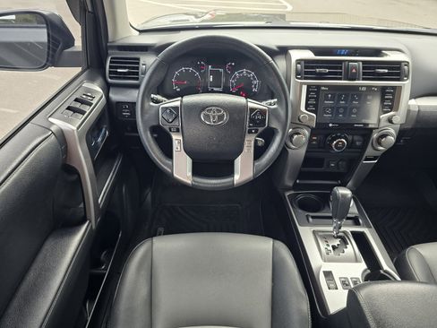 Used 2020 Toyota 4Runner SR5 Premium w/ Moonroof Package AWD/4WD image 14