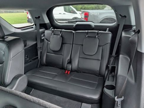 Used 2022 Ford Explorer XLT w/ Equipment Group 202A image 26