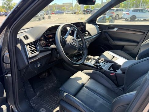 Used 2023 Audi Q5 2.0T Premium Plus w/ Premium Plus Package AWD/4WD image 6