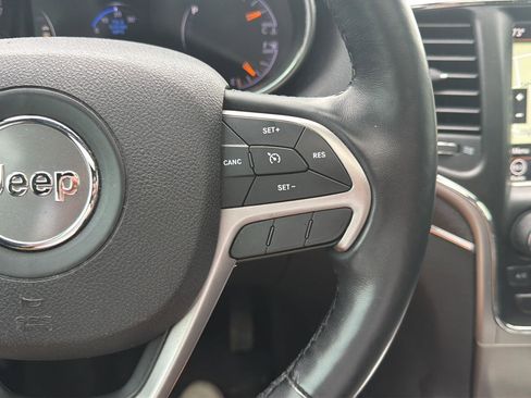 Used 2018 Jeep Grand Cherokee Limited AWD/4WD image 15