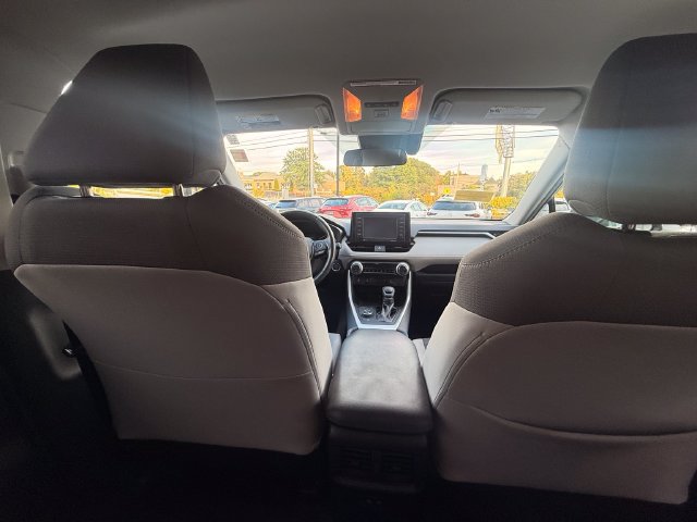 Used 2021 Toyota RAV4 XLE w/ XLE Grade Weather Package AWD/4WD image 12