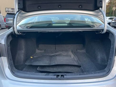 Used 2025 Toyota Corolla LE image 25