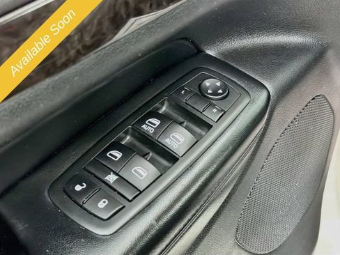 Used 2012 Jeep Grand Cherokee Laredo AWD/4WD image 17