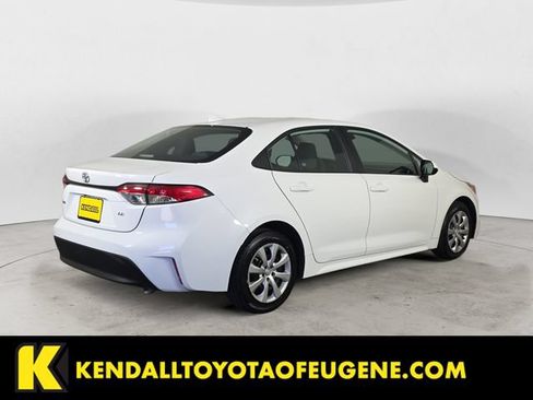 Used 2024 Toyota Corolla LE FWD image 5