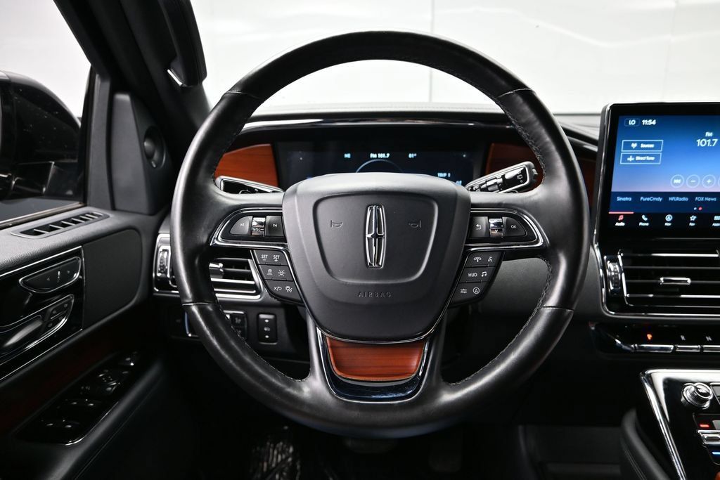 Used 2022 Lincoln Navigator L Reserve AWD/4WD image 32