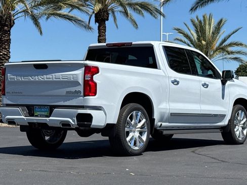 New 2026 Chevrolet Silverado 1500 High Country AWD/4WD image 3