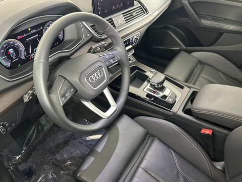 Used 2023 Audi Q5 e Premium Plus w/ Premium Plus Package image 9