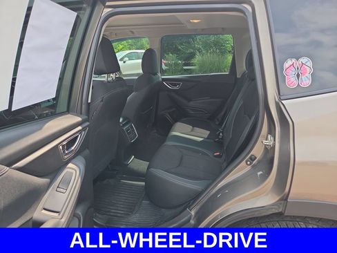Certified 2021 Subaru Forester Premium AWD/4WD image 16