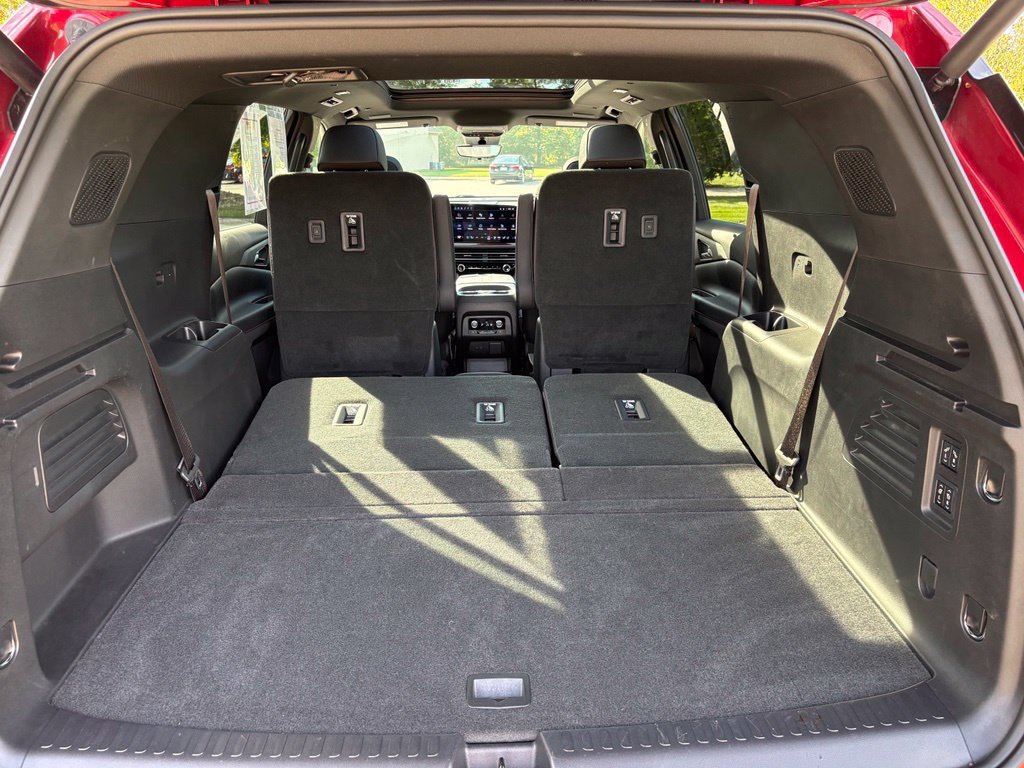 Used 2024 Chevrolet Traverse RS w/ LPO, Floor Liner Package AWD/4WD image 60